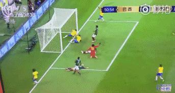 只会内马尔滚？赛后内马尔兴奋脱衣握双臂送飞吻，就差彩虹过人了