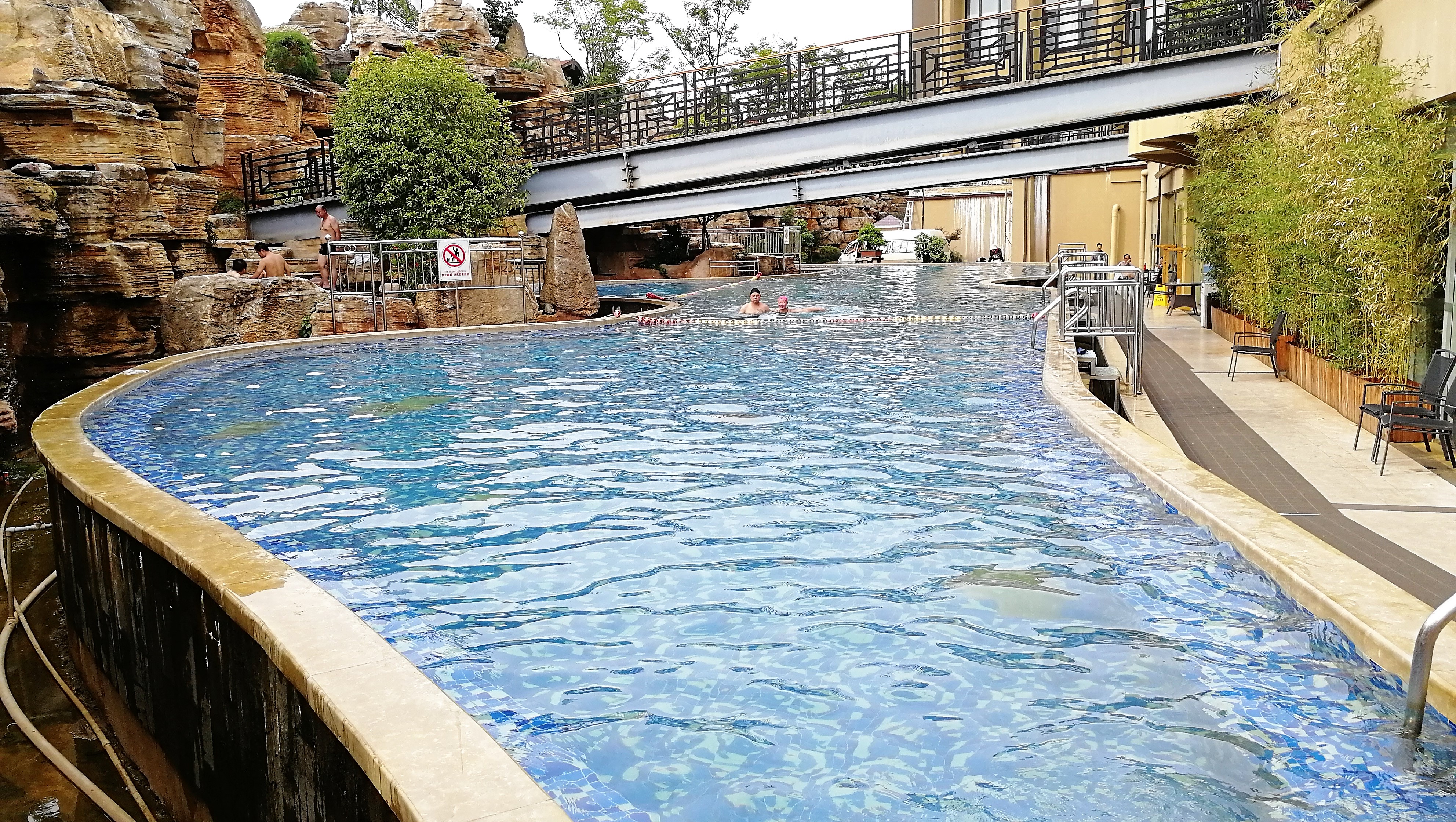 看花海，泡温泉，吃美食，这样的度假风你爱不爱？