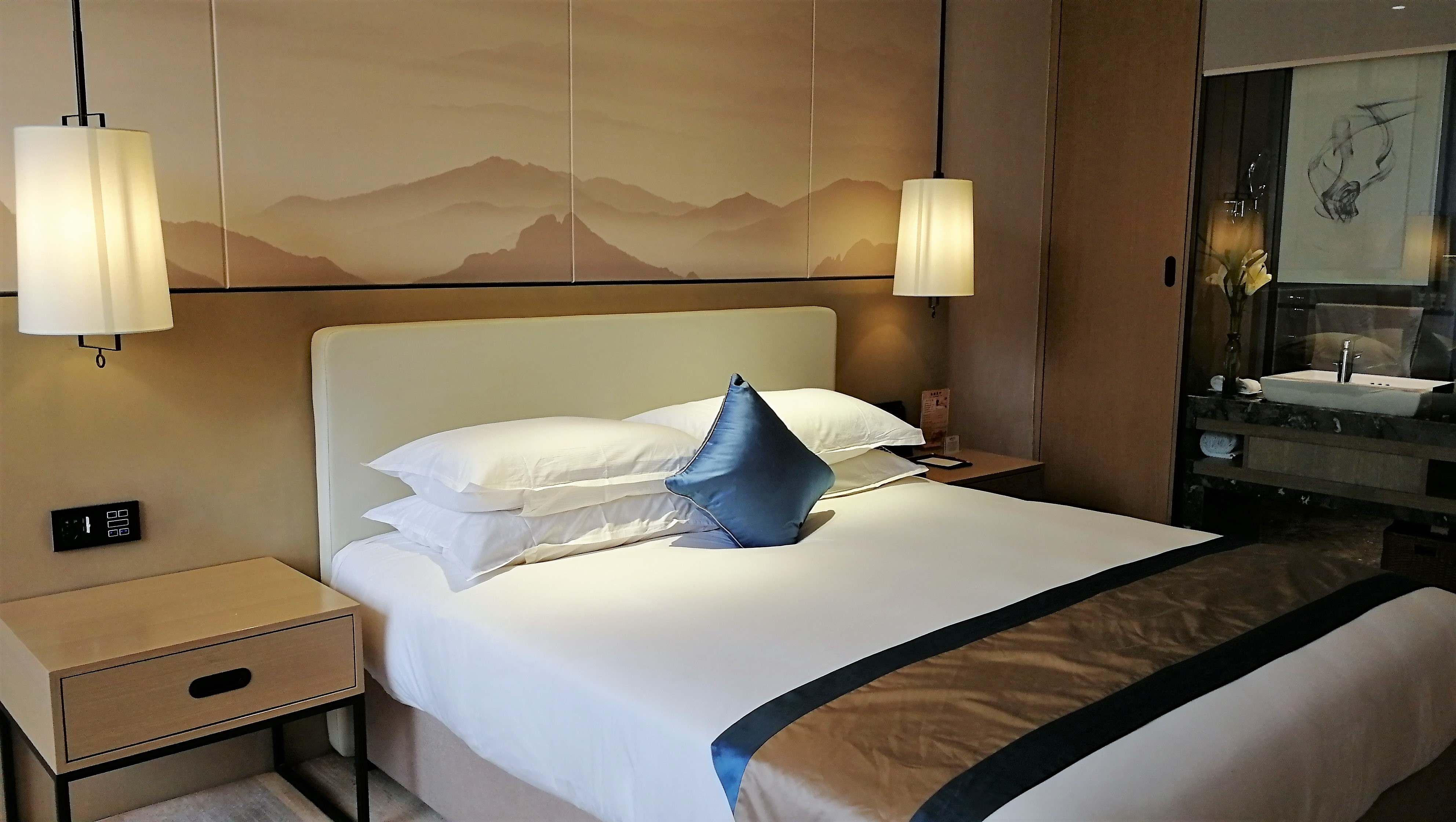 看花海，泡温泉，吃美食，周末就来这里！