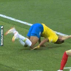 18年世界杯内马尔夸张翻滚,世界杯足球搞笑事件