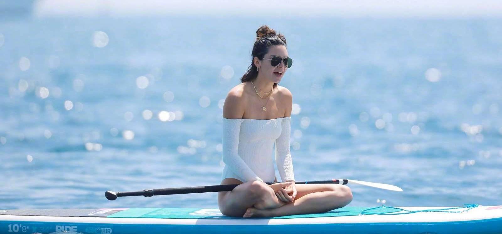 超模肯豆海边,肯豆和其他模特海边合照