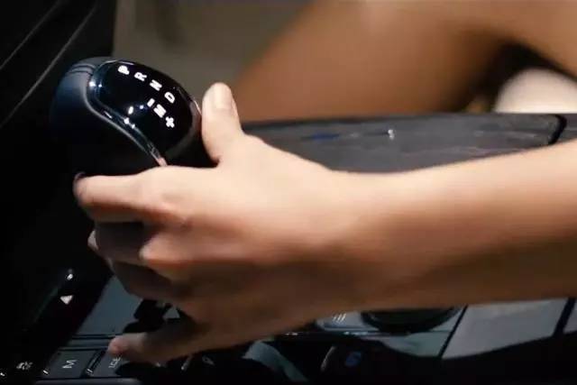 手自一体自动挡和手动挡哪个省油,手动挡自动挡手自一体