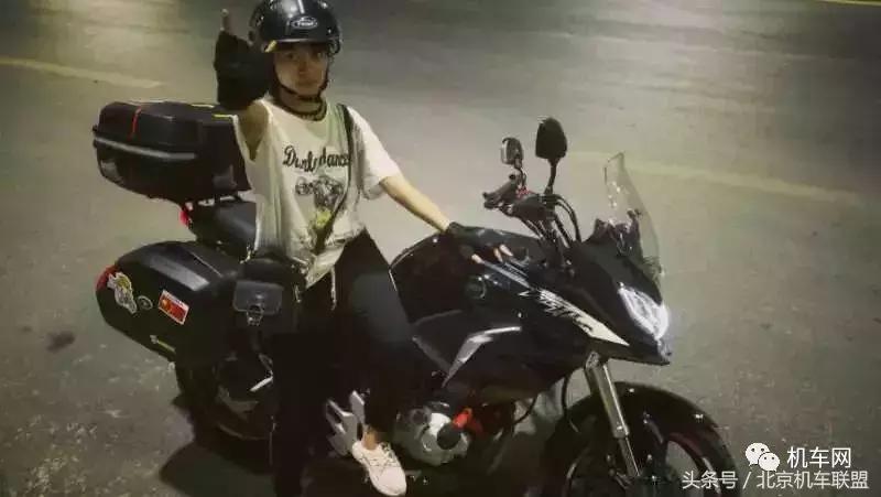 鎽╁弸鍏矾涓婂睍绀烘懇鎵樿溅甯呮皵鍗佽冻,鎽╁弸楠戣缇庢櫙瑙嗛