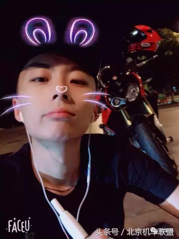 鎽╁弸鍏矾涓婂睍绀烘懇鎵樿溅甯呮皵鍗佽冻,鎽╁弸楠戣缇庢櫙瑙嗛