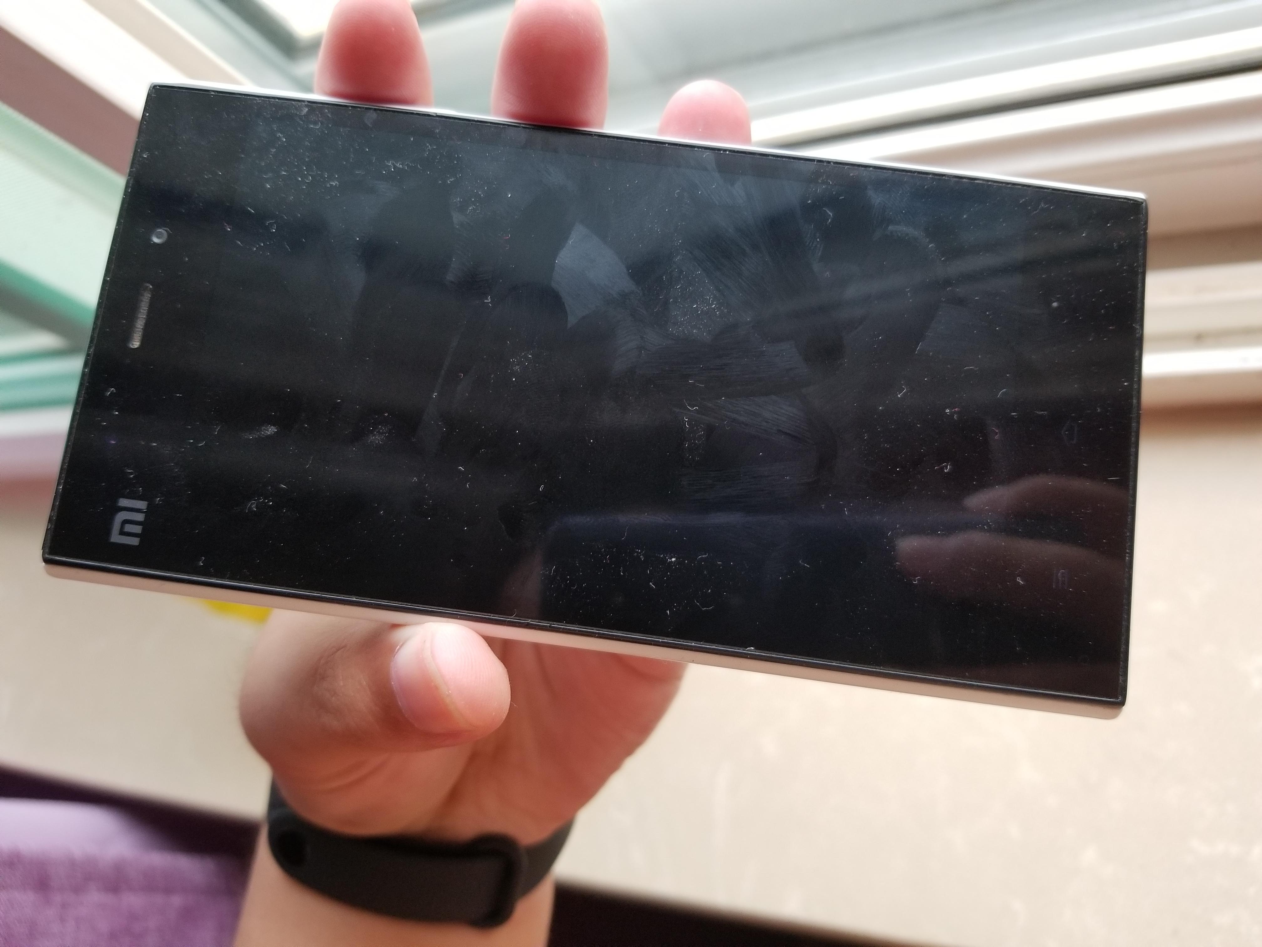 手机屏幕涂抹什么不沾指纹小窍门,手机屏幕沾染指纹用什么方法