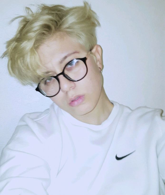 直男自拍技术真的让人无语,直男自拍反面教材