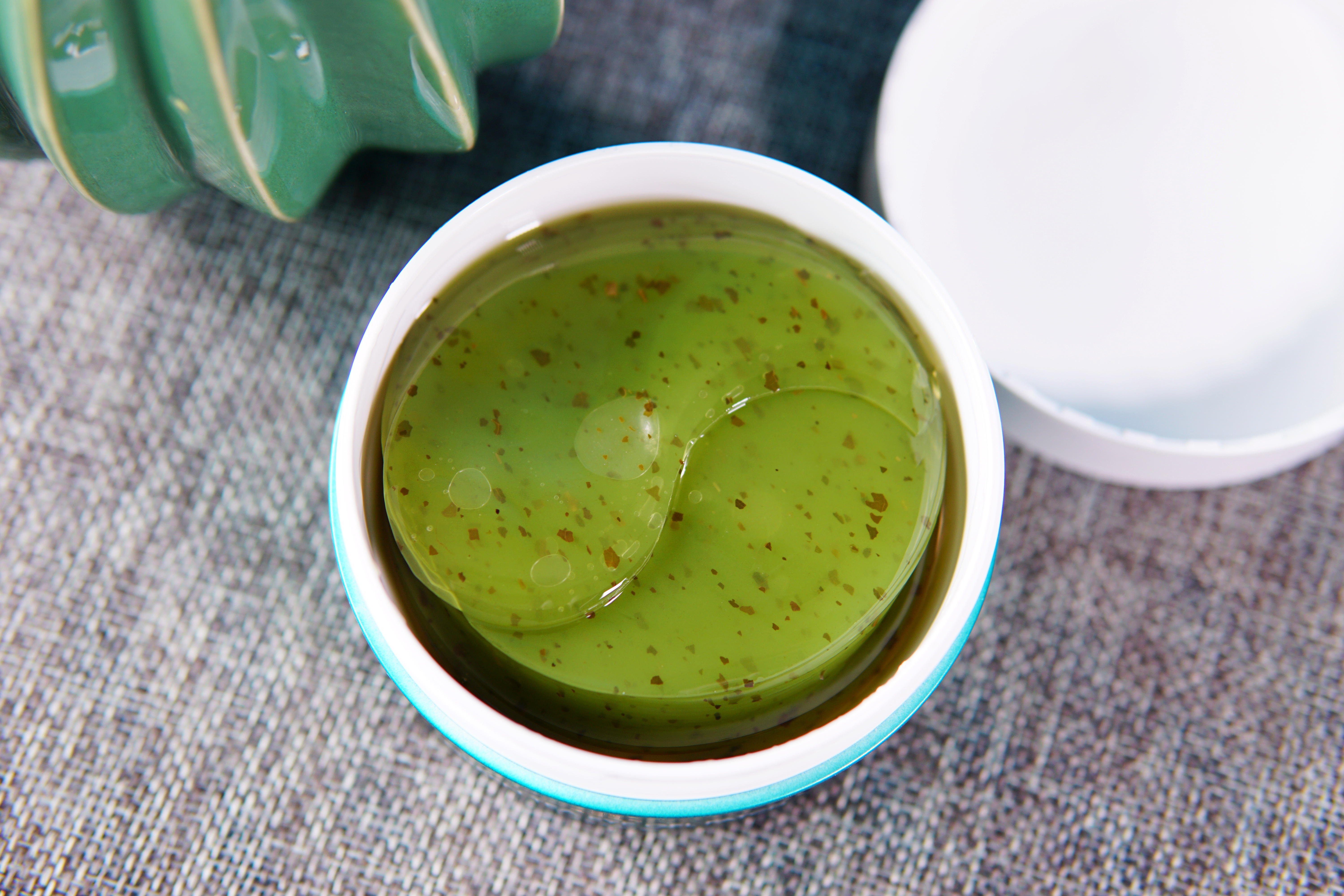 用了眼膜黑眼圈更重了,用了好多眼膜眼睛周围还是好干