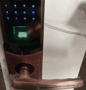 小黑盒3秒打开指纹锁,小黑盒秒开指纹锁视频