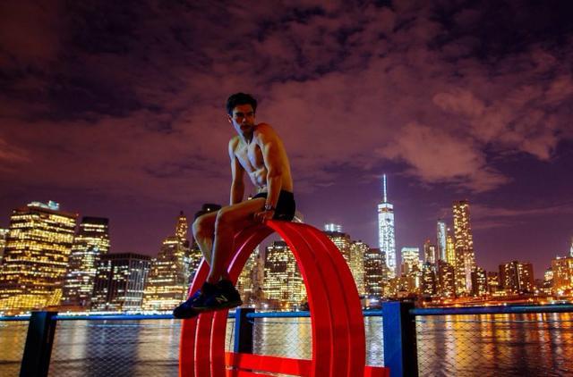 跑步小腿肌肉紧绷酸痛像抽筋,跑步大腿前侧肌肉抽筋怎么弄