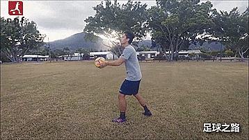 三步学会平地转圈圈,三步教你学会颠球