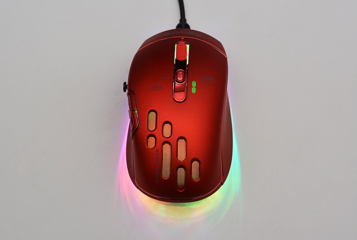 国产大玩个性，分分钟玩懂赛德斯飞鱼游戏鼠标