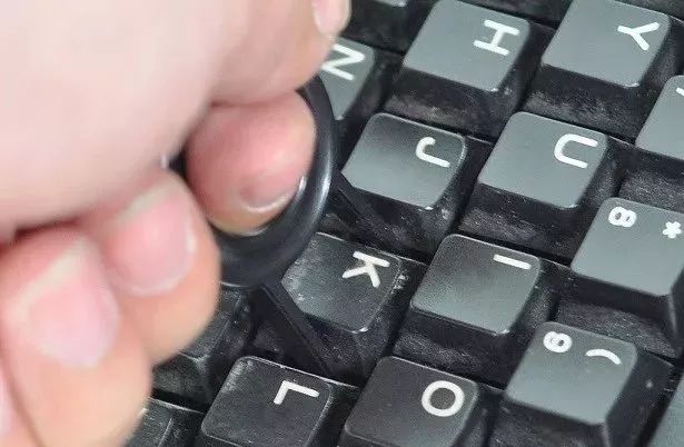 键盘清洁最简单,脏键盘日常清洗