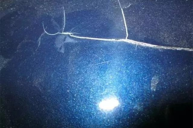 洗车的时候这四个地方要格外注意,动手洗车应避开这3个地方