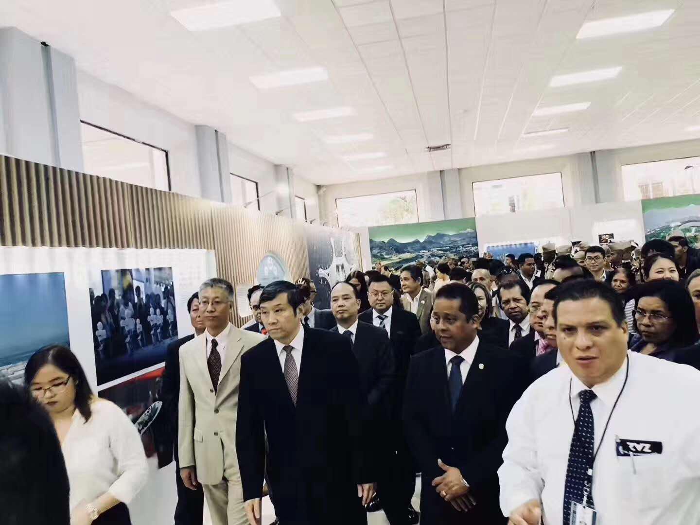 江旗袍登陆中北美洲，天府文化闪耀巴拿马