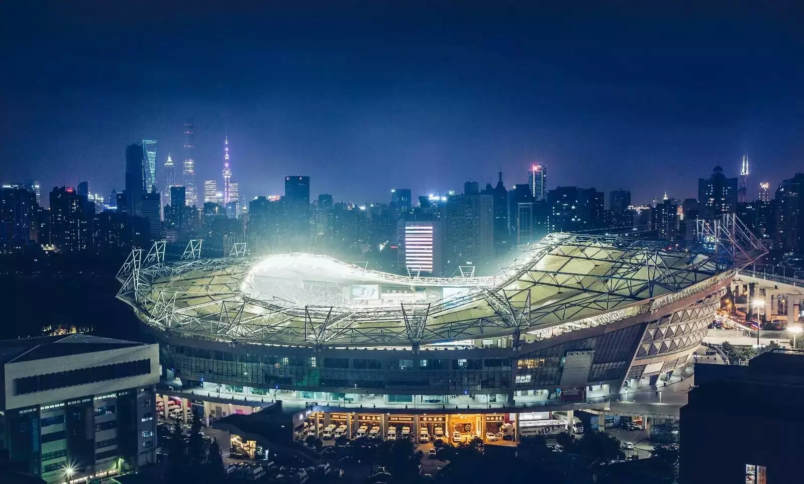 虹口足球场改造东体育会路要拆迁,谈谈虹口足球场的改造计划