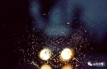 强降雨来袭请收好这份安全提示,这份暴雨天气安全指南请一定收好