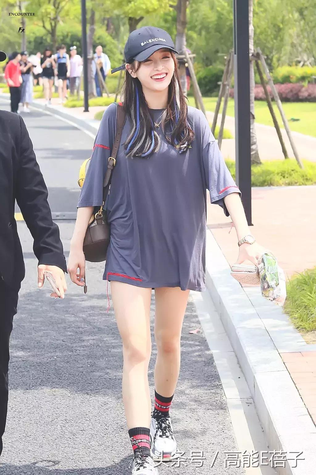 吴宣仪海南甜美穿搭,不知道怎么搭配时尚让小姐姐教你