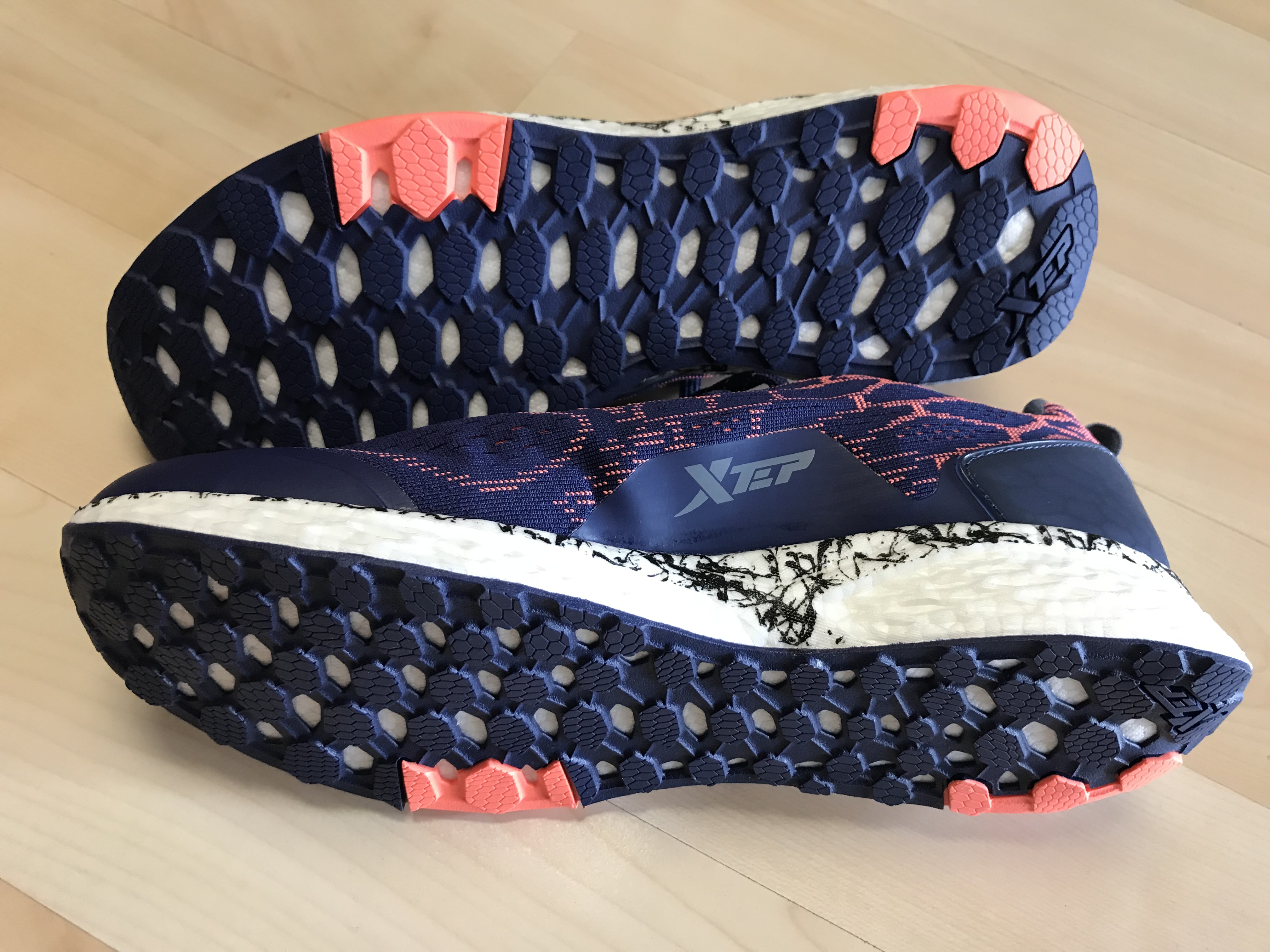 特步动力巢x跑步鞋测评,特步动力巢x轻便减震跑鞋