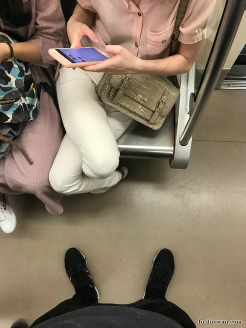 重回90年代靠卖小龙虾发家致富,90后卖鱼小伙年入千万