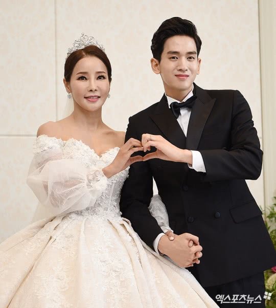 韩国女星嫁小18岁中国老公全集,韩国男艺人娶小17岁妻子