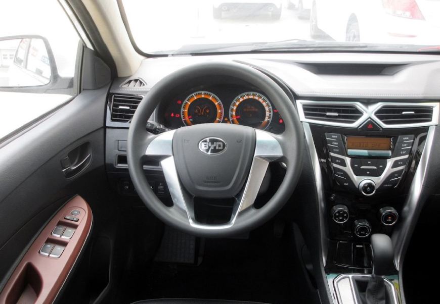 比亚迪f3改款版二手车,比亚迪f3新款改金色