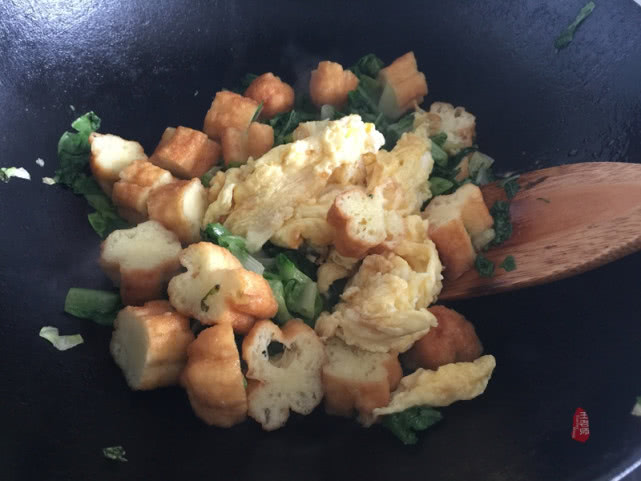 莴笋叶晒干制作方法,莴笋叶别再扔了这样做开胃菜