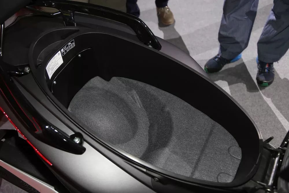 雅马哈劲战5代换标,雅马哈劲战5代改装套件