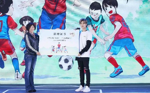 鹿晗足球时刻,鹿晗的足球表现如何