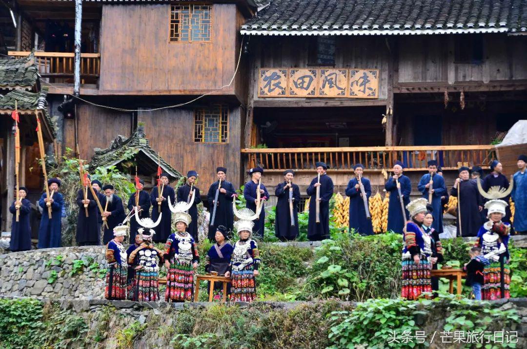 贵州西江千户苗寨苗服 (西江千户苗寨朗德上寨哪个值得去)