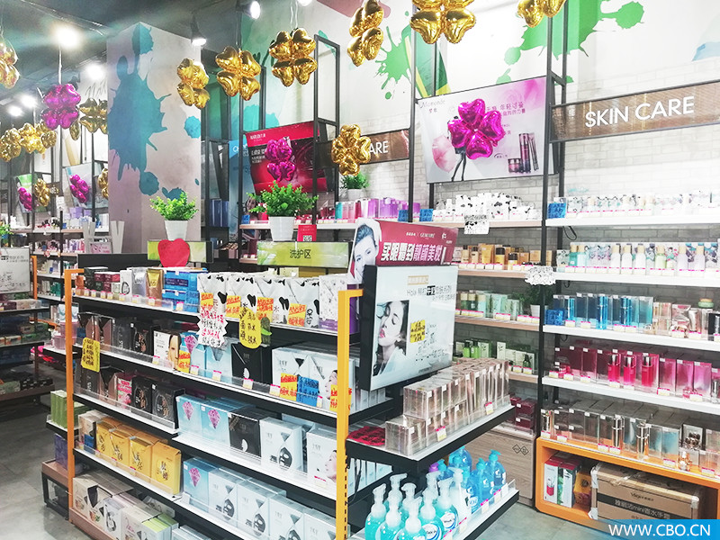 积攒路人缘、稳固老顾客，靓颜让1/5乐都人都成了门店会员