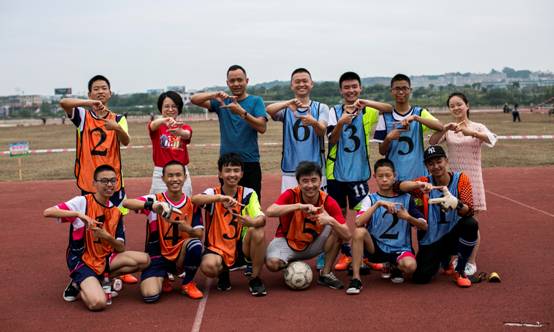 10平方厘米的梦想：为绵阳特校少年的足球梦想充值