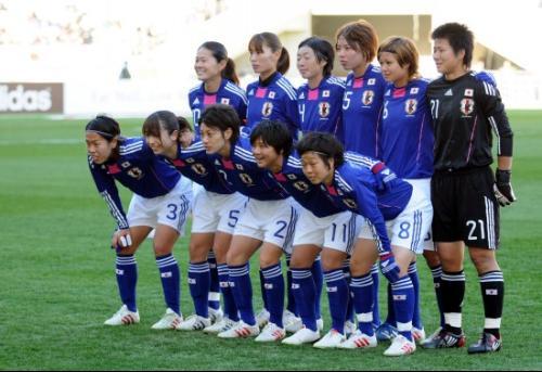 预测日本战绩失败后，日本美女国脚将兑现露屁股承诺！