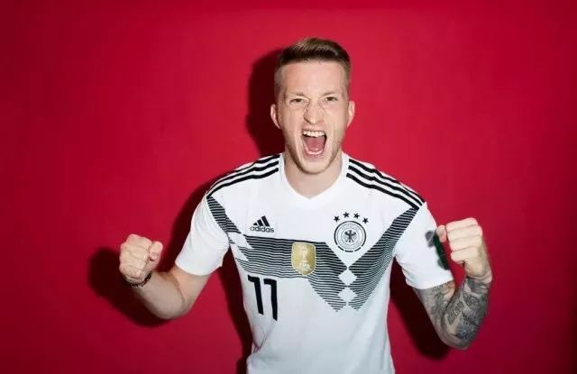 球场上如何穿球衣好看,怎样才能将球衣穿出帅气的感觉