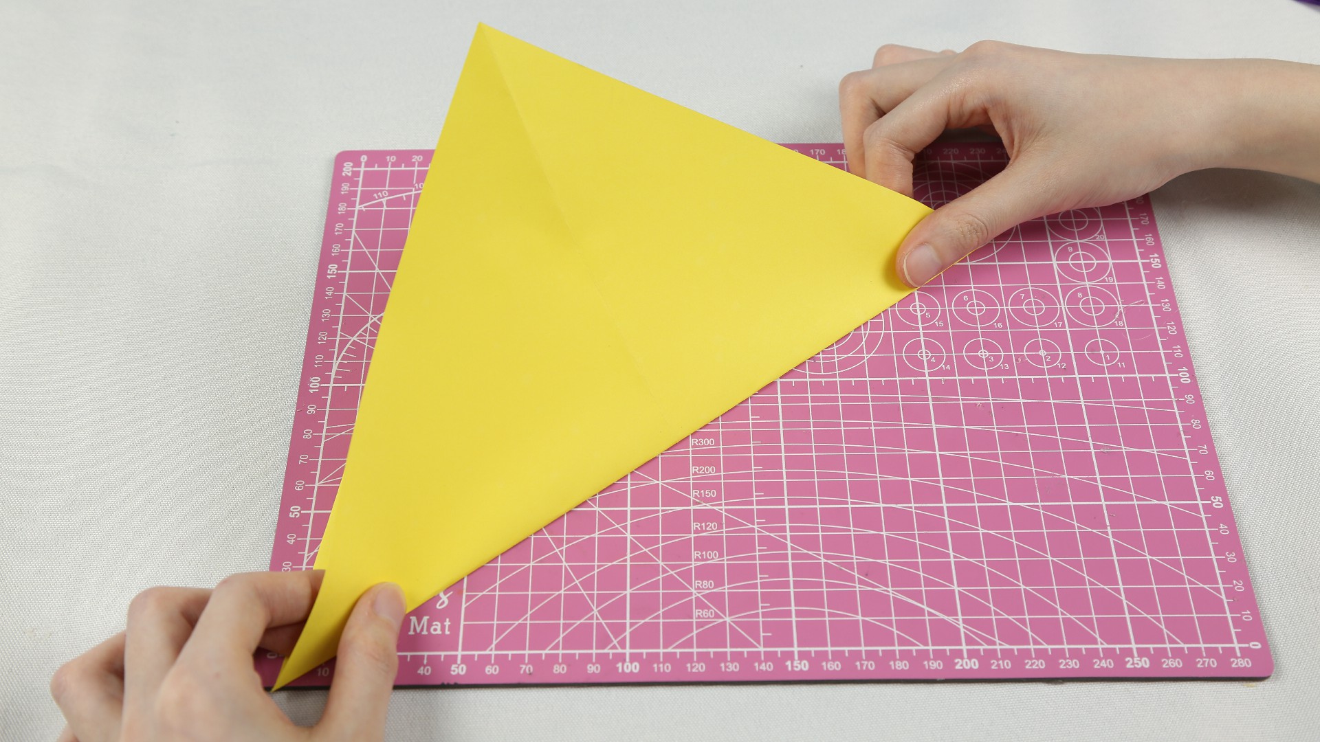 想要恐龙玩具，不用再去商场买了，姑娘教你巧用一张纸折出来