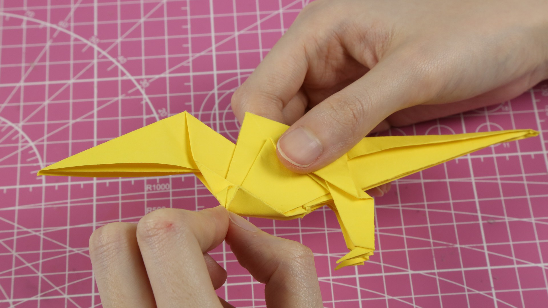 会动的玩具恐龙骨架手工折纸,折纸恐龙玩具简单视频