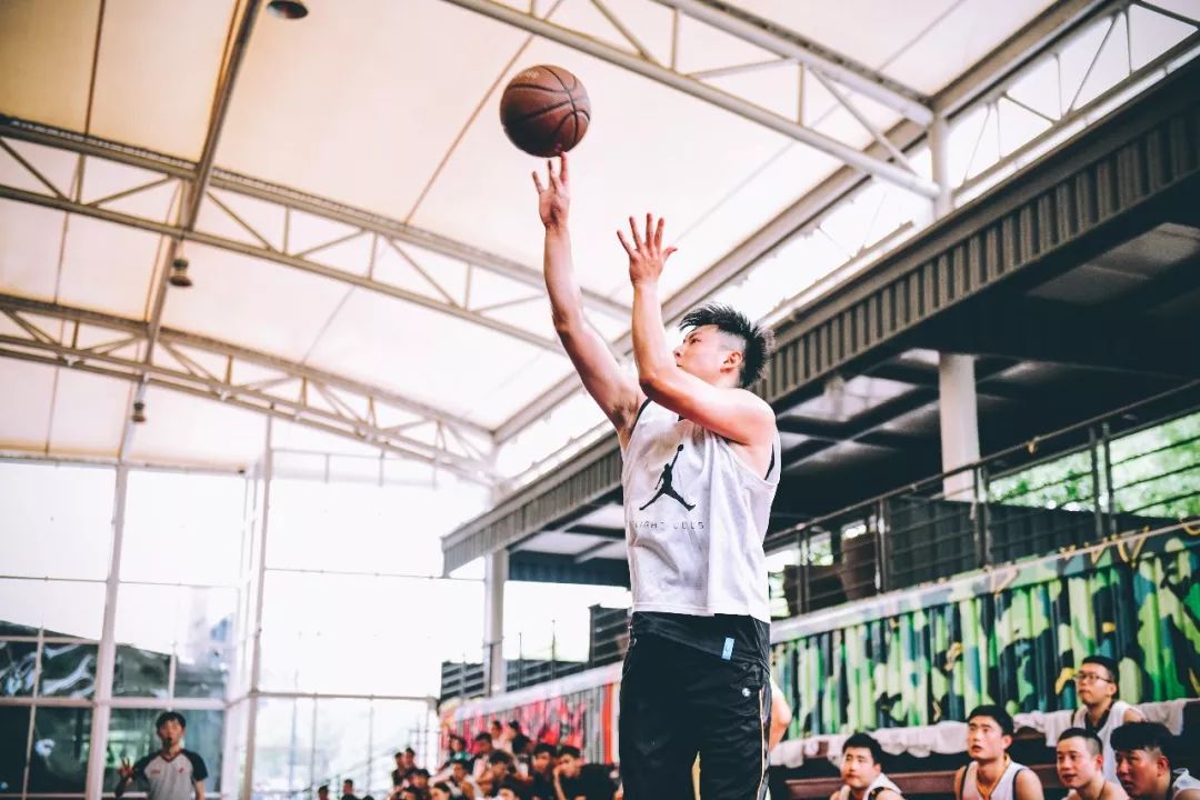 问鼎武汉｜“枫叶地下室”晋级JORDANFLIGHTCLUB精英挑战赛华东总决赛