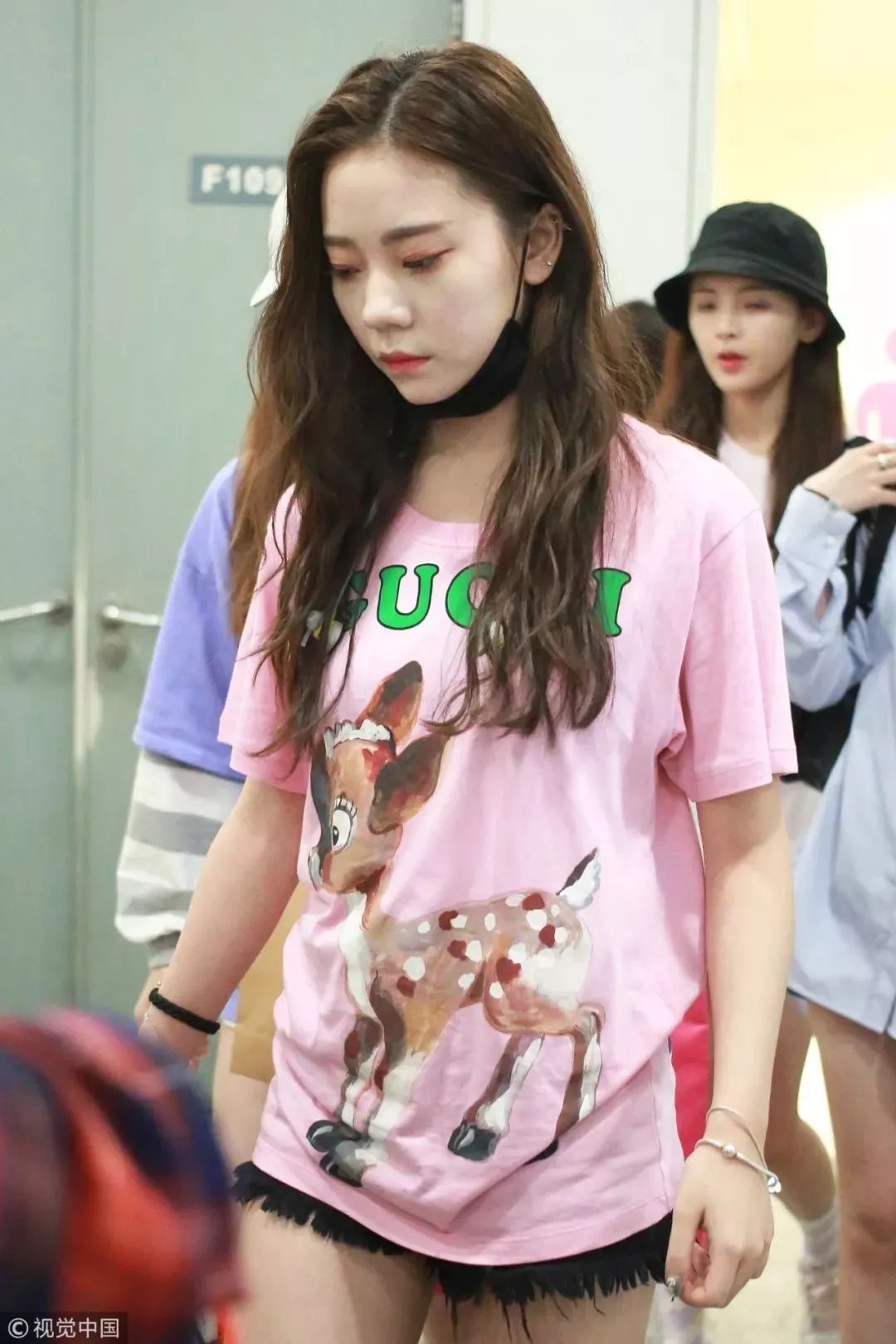 oversizetee穿搭,教你几种白tee的时尚穿法