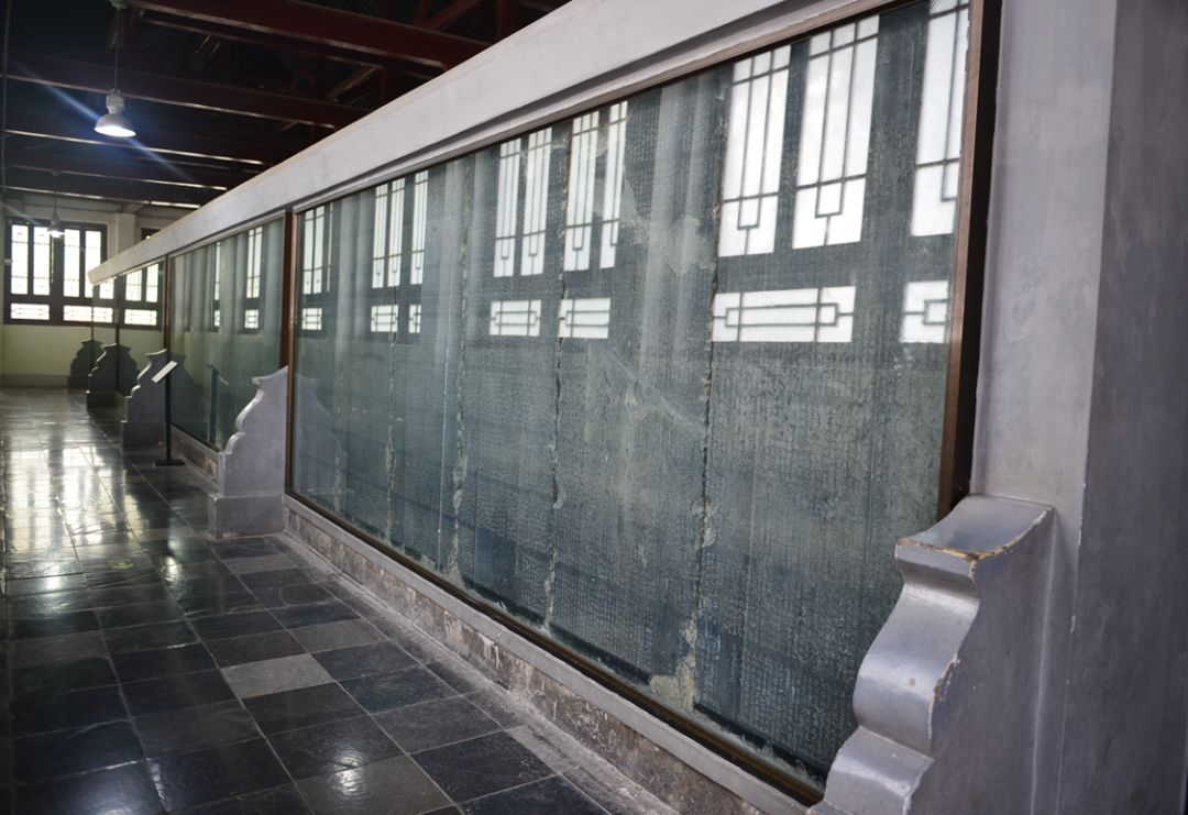 碑林怎么读,碑林的读音