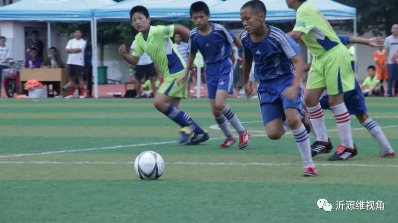 足球转动,逐梦绿茵放飞希望征文