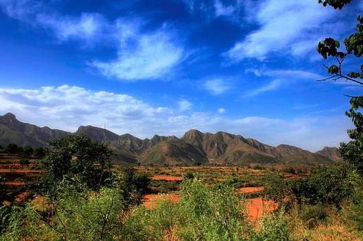 北京一所民办高校,名字听着很“吉利”,为升本科把大学降为学院