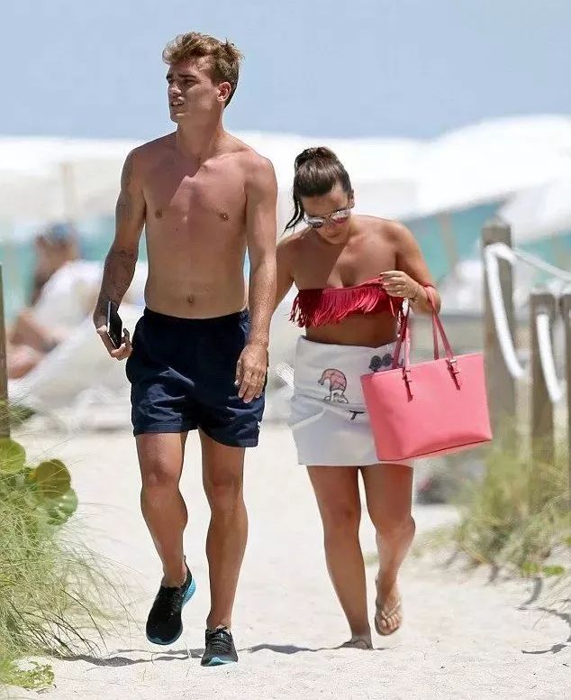 法国队身价过亿的两个人,法国队球员老婆