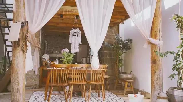 卖掉大城市一套的房子回小城市,卖掉一线城市房子去大理开民宿