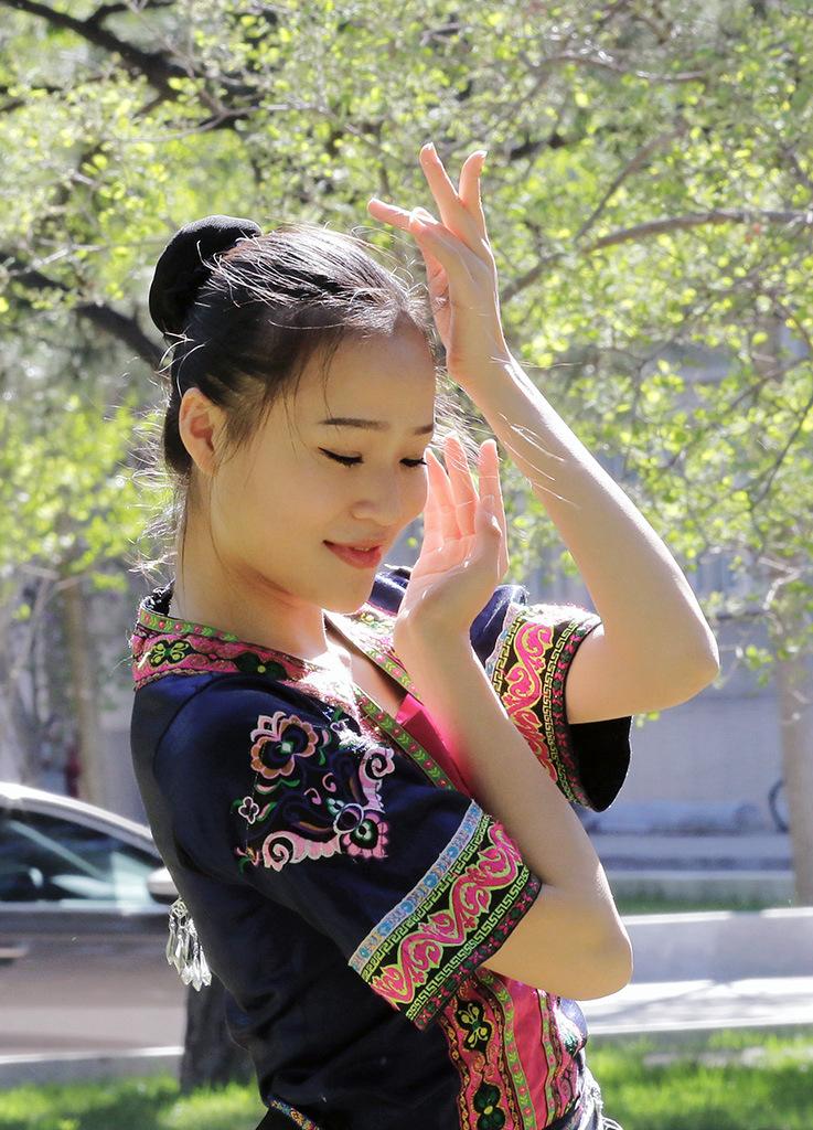 少数民族服饰云南文山的,云南文山州少数民族服饰展