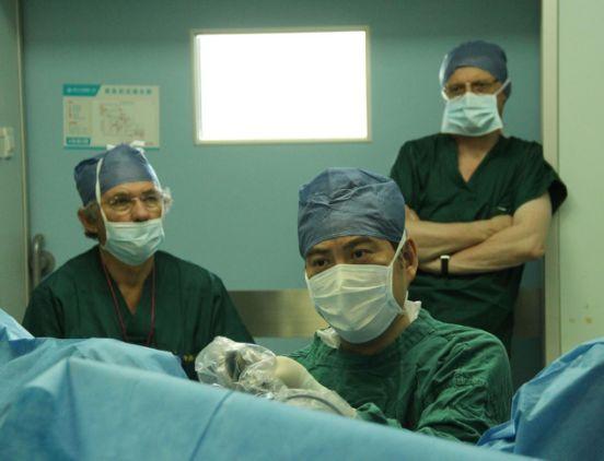 打破国际“金标准”他用“一粒纽扣”解除患者痛苦