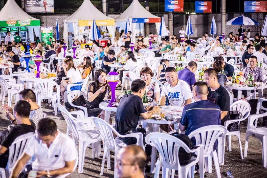 成都球迷在哪个酒吧看球,成都球迷扎堆露天看球地方