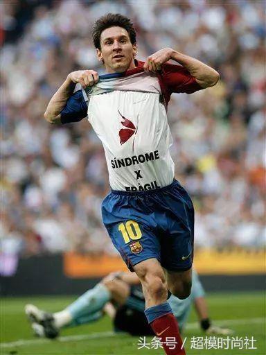 足球场上的感人瞬间苏巴西奇,苏巴西奇门将退役感人瞬间