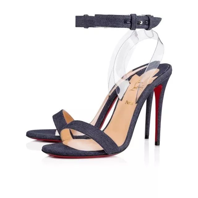 不get一件pvc单品，还怎么愉快的做彼此的塑胶姐妹花？