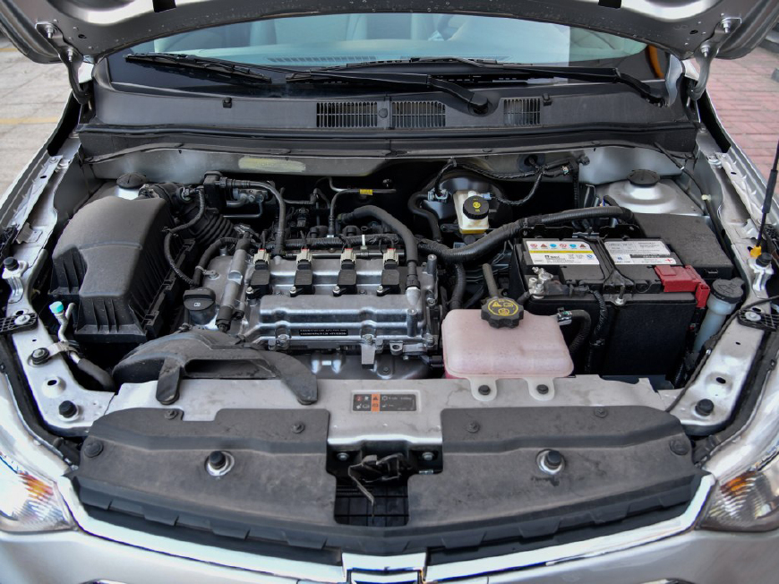 大空间5.9l低油耗的合资代步轿车,不足7万的国产轿车百公里油耗5.8l