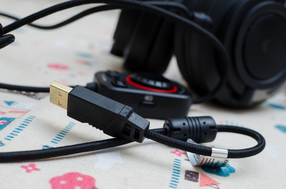 雷柏rapoovh300耳机怎么样,雷柏vh200炫光游戏耳机上手评测