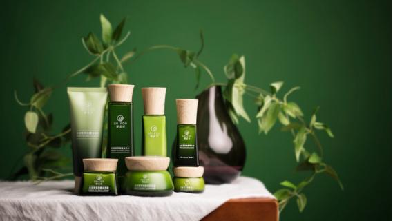 每日资讯｜世界杯熬夜十大神器/名创优品腮红重金属超标/c罗美容仪